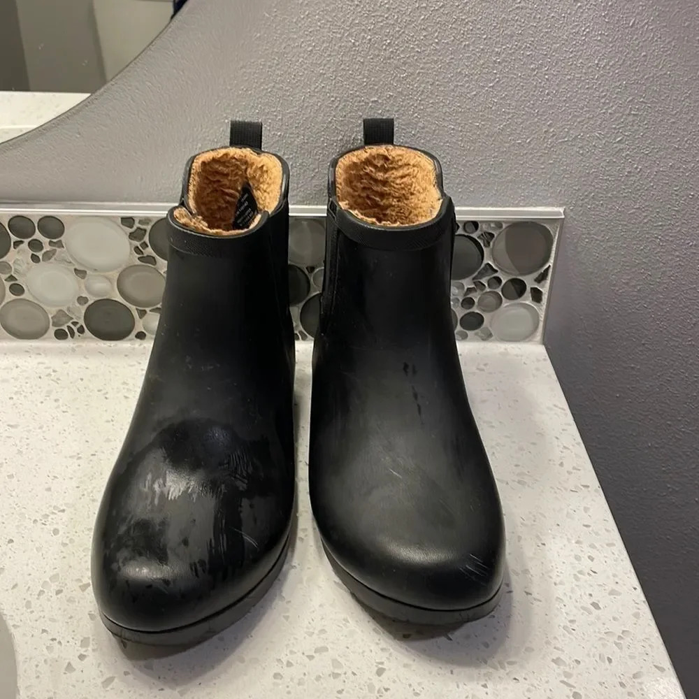 Chooka woman’s black waterproof booties